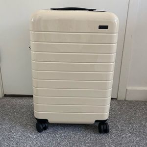 Brand New, Never used Away ‘Bigger Carry On’